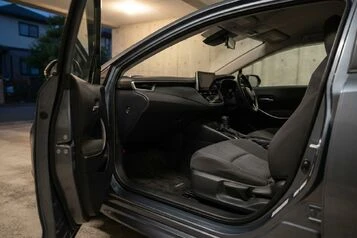 帰宅後すぐ車を掃除する理由は？急に車内清掃や洗車をする理由と怪しい変化