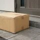 自宅の敷地内に見覚えのない物が置かれるときの対処法は？警察への相談と防犯対策を解説